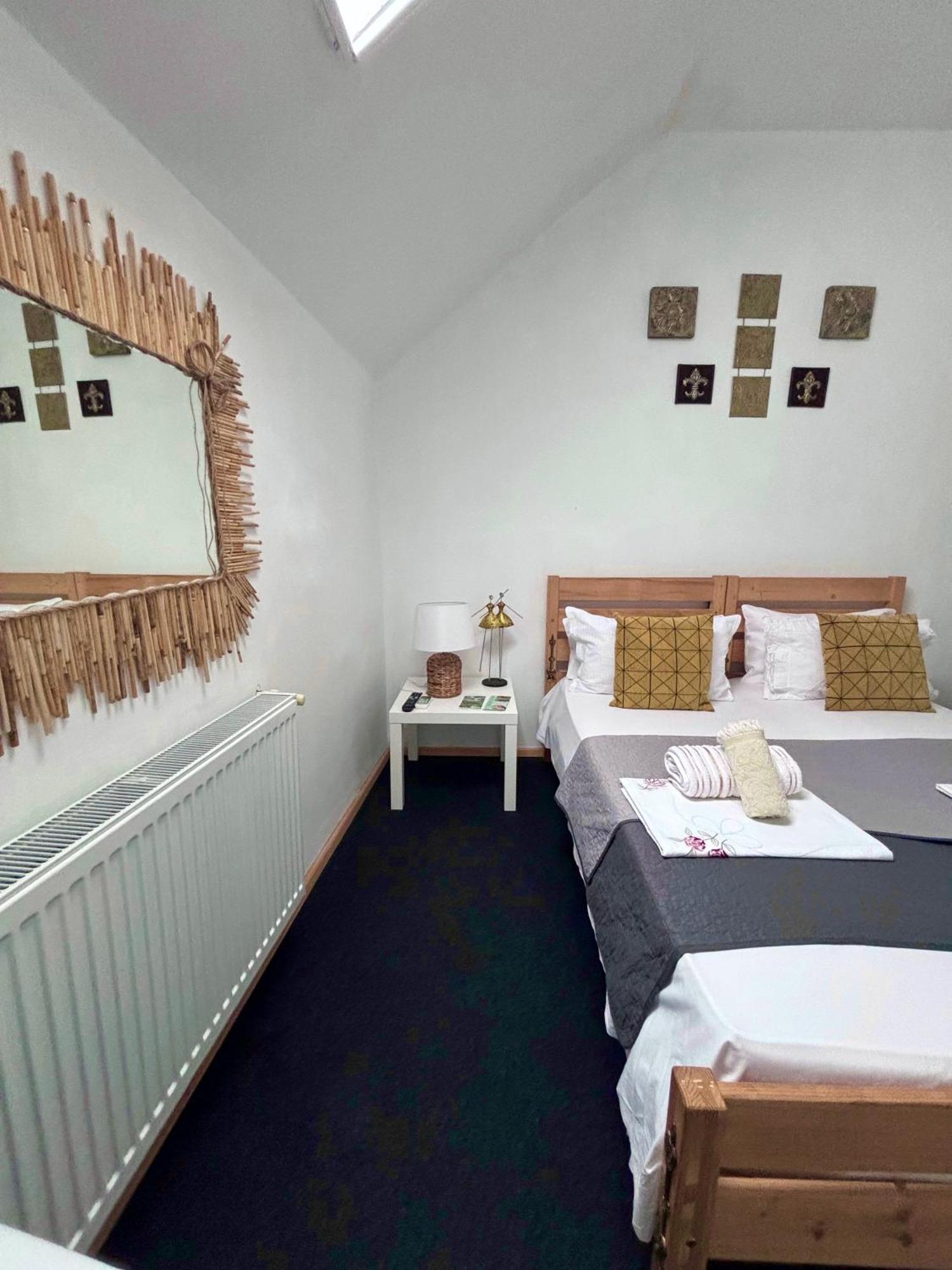 Casa Trandafirilor Hotel ทูลเซีย ภายนอก รูปภาพ